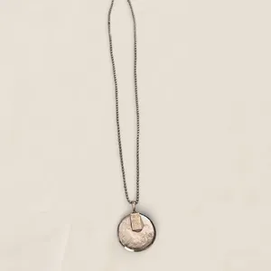 Source Unknown Vintage art glass Round Pendant Necklace Silver Tone Chain thumbnail 3