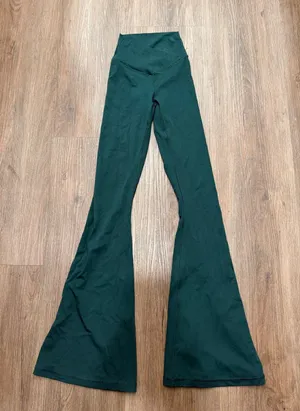 OFFLINE by Aerie Real Me Flare Leggings Forest Green High Rise XS 32 Inseam 433 thumbnail 1