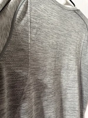 Lululemon Men’s Vent Metal Tech Henley 2.0 Grey thumbnail 6
