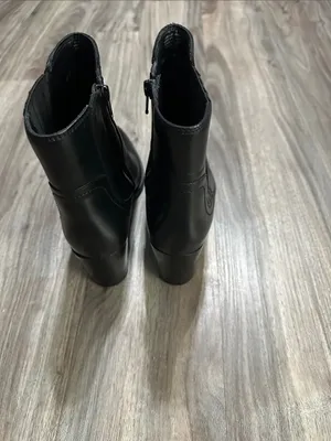 House of Harlow 1960 Black Leather Chelsea Ankle Boots thumbnail 6