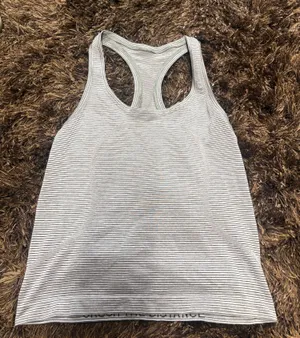 Lululemon Tank thumbnail 1