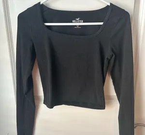 Hollister black long sleeve crop top size small thumbnail 1