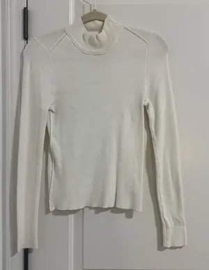 Bdg Women's White and Cream Jumper thumbnail 1