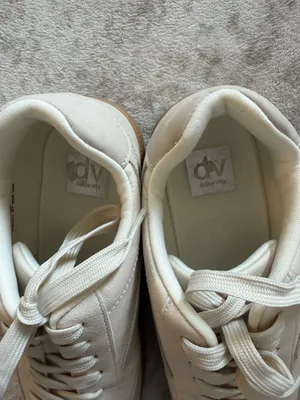 Sneakers Size 8.5 thumbnail 2
