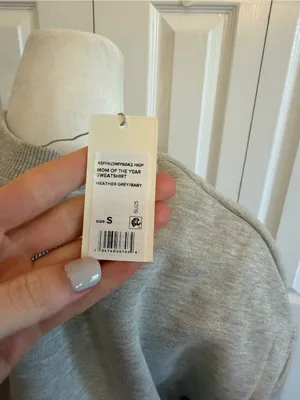 Favorite Daughter Mom of the Year Crewneck Sweatshirt Size Small NWT thumbnail 4