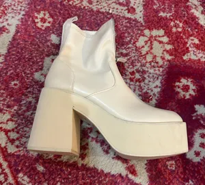 Chunky cream boots Tan Size 9 thumbnail 4