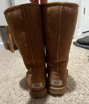UGG Boots thumbnail 1