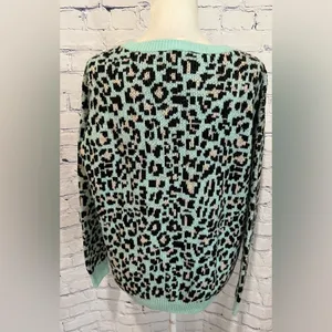 PINK Victoria’s Secret Cheetah Print Oversized Aqua/ Black Chunky Sweater Medium thumbnail 4