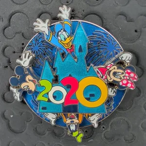 Disney parks 2020 Mickey Goofy Minnie Donald Castle Spinner trading pin thumbnail 1