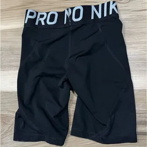 Nike Pro 8in Black Athletic Shorts Women’s XS thumbnail 5