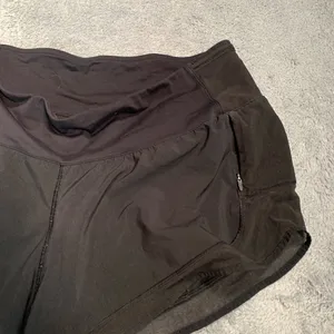Lululemon Athletica Black Athletic Shorts 8 thumbnail 3