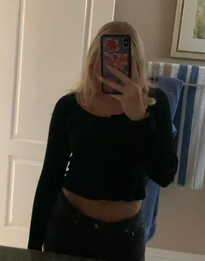 Brandy Melville Long Sleeve Button Up Shirt thumbnail 3