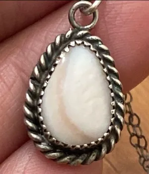 Vintage Native American Sterling Silver Mother Of Pearl Teardrop Pendant Necklac thumbnail 10