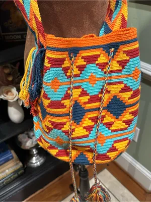 Handcrafted Wayuu Mochila Shoulder Bag – Colorful Geometric Pattern thumbnail 4