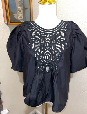Size XS Free People puffy sleeve cropped top thumbnail 2