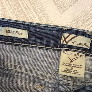 William Rast Belle Flare Jeans Size 28 Snap Back Pockets 28.5” Inseam thumbnail 4