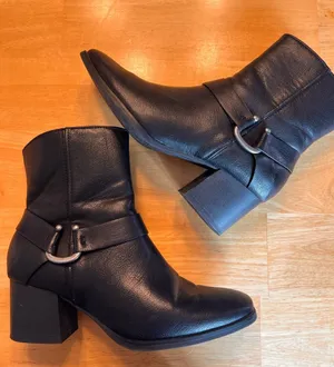 BareTraps Black Leather Mid-Heel Ankle Booties thumbnail 1