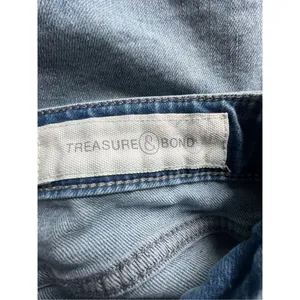 Treasure & Bond Medium Wash Highrise Boyfriend Distressed Denim Shorts thumbnail 2
