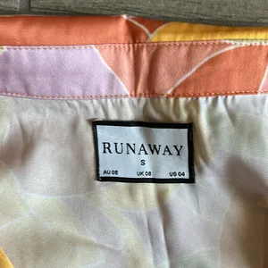 Runaway dress Size 4 thumbnail 3