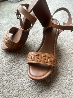 Dunes Sealy Sandals in Caramel 8 thumbnail 6