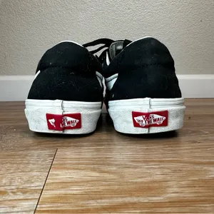 Vans Black Suede Unisex Low-Top Sneakers, Size 7.5 thumbnail 7
