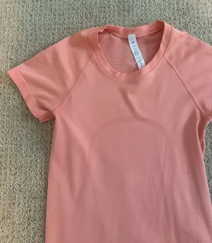 Lululemon Swiftly Tech Short Sleeve thumbnail 1
