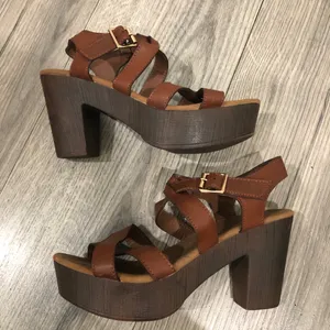 Top Moda Ankle Strap Buckle Platform Sandal Heels 7.5 Brown thumbnail 1