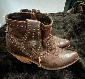 Liberty Black Leather Studded Western Ankle Boots Womens Sz 7.5 Side Zip thumbnail 1