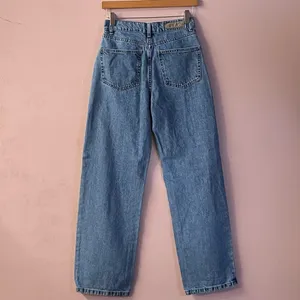 Cotton On Medium Wash Blue Ripped Knee Loose Straight Jean Size 4 EUC thumbnail 3