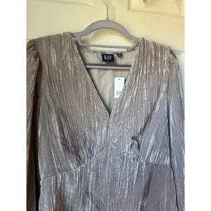 NWT Gap Velvet Balloon Sleeve Top - Medium thumbnail 4