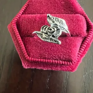 Silver Intricate Design Floral Ring Size 7 thumbnail 2