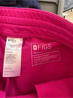Figs Women’s Yola Skinny Scrub Pants in Raspberry Sorbet XXS-Petite thumbnail 6