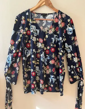 Ann Taylor Sz M Blue Navy Pullover V Neck Blouse Floral Stretch Bow Tie Cuff‎ thumbnail 1