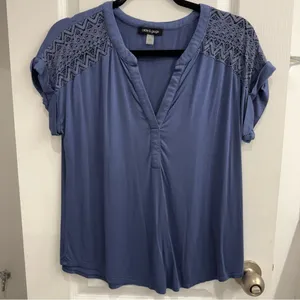 Cable and Gauge Blue V-neck Women’s top size M with Lace detail thumbnail 1