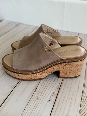Karl Lagerfeld Paris Clarina Platform Sandal Chunky Wedge in Metallic Latte 8 thumbnail 3
