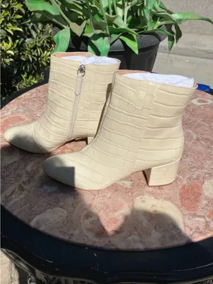 $248 NEW Schutz croco-embossed leather ankle boots/ booties eggshell 10 thumbnail 2
