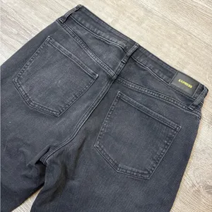 •EXPRESS• MID RISE BOYFRIEND JEANS thumbnail 5