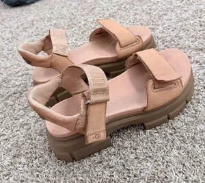 UGG platform sandals thumbnail 1
