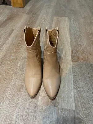 Short Cowgirl Booties Qupid Size 8 thumbnail 2