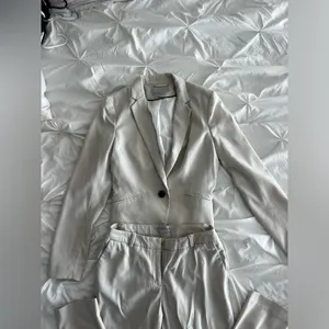 Elegant Beige Blazer and Pants Set Size 2 thumbnail 2