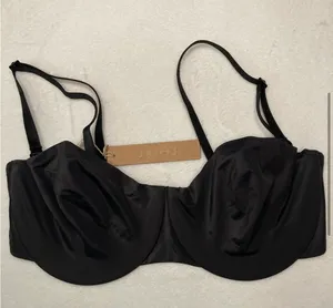 SKIMS Smoothing Strapless Bra NWT 34D thumbnail 3