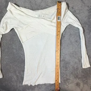 Abercrombie & Fitch Women’s Small Ivory Ribbed Off Shoulder Wrap Long Sleeve Top thumbnail 7