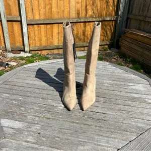 Vince Camuto Womens Tressara Beige Suede Side Zip Knee-High Boots Shoes size 8.5 thumbnail 4