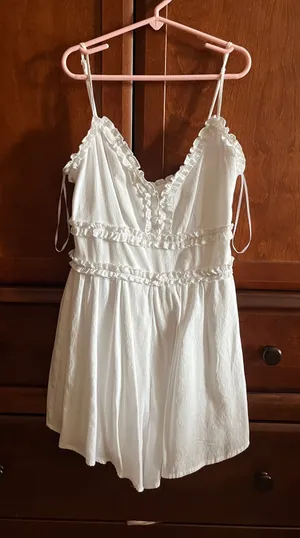 White Romper Ruffles Size XS thumbnail 1