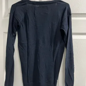 American Eagle Black Long Sleeve V Neck Top - Size Medium - GUC thumbnail 2