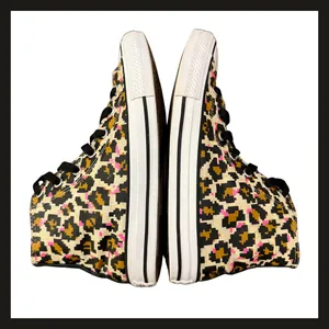 Converse Chuck Taylor All Star Pixel Leopard High Top Shoes Junior 5 Women’s 7 thumbnail 8