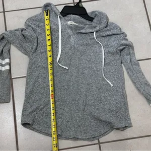 Hollister Women Gray Hoodie Sweatshirt Long‎ Sleeve Size Small thumbnail 7