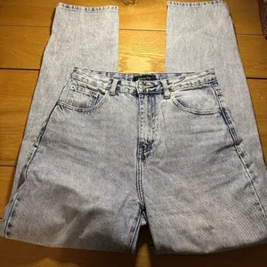 White fox acid wash jeans size medium thumbnail 4