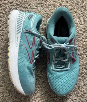 Brooks Running Shoes Women’s thumbnail 1