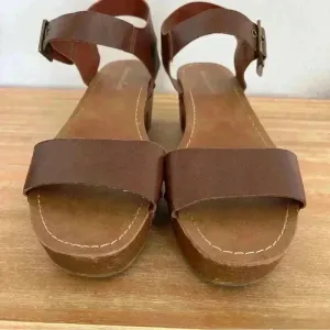 American Eagle 9.5 Women Brown Faux Wood Ankle Strap Clog Heel‎ Platform Sandals thumbnail 9